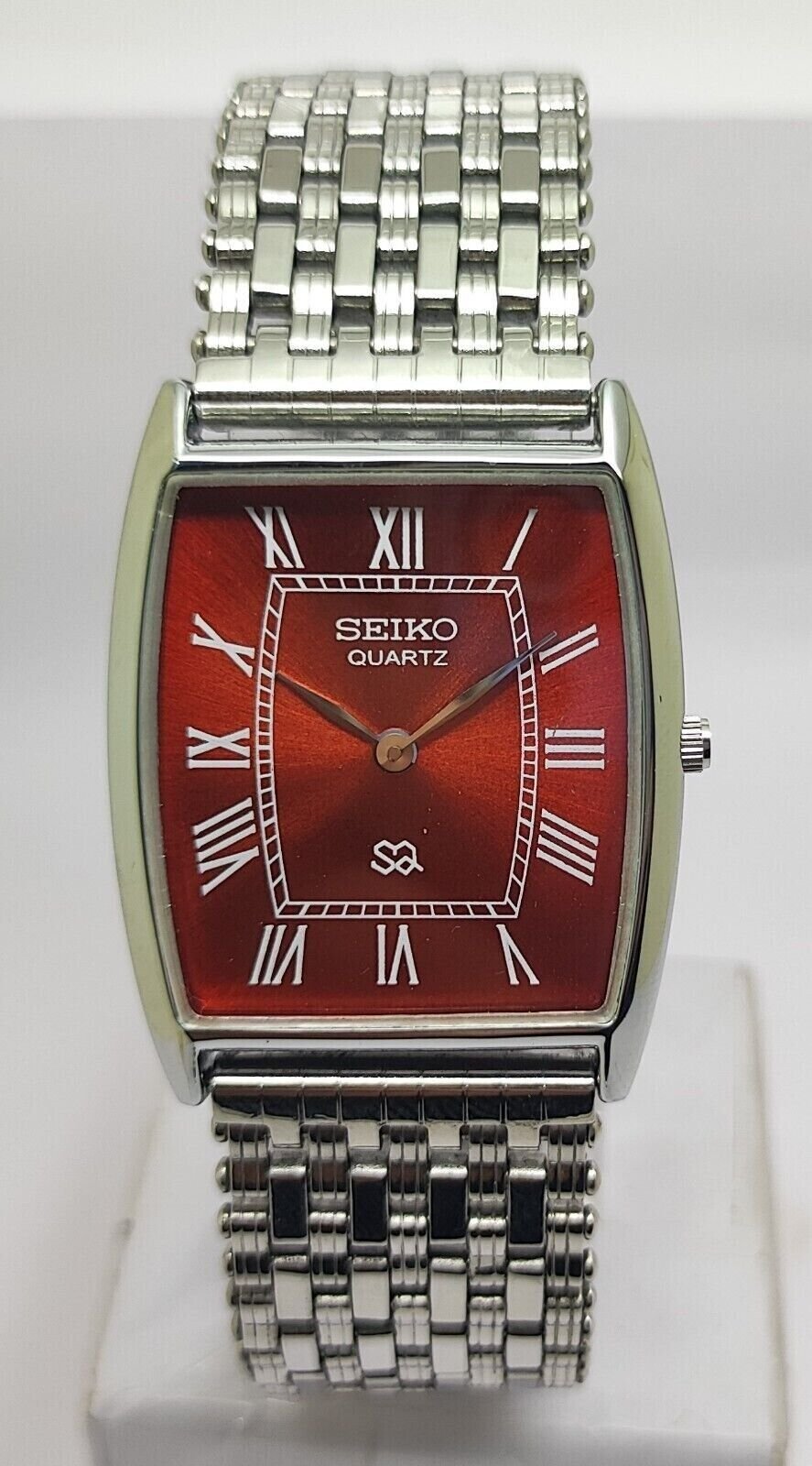 Seiko Slim Quartz Red Face Silver Band Men's Wrist Watch A45