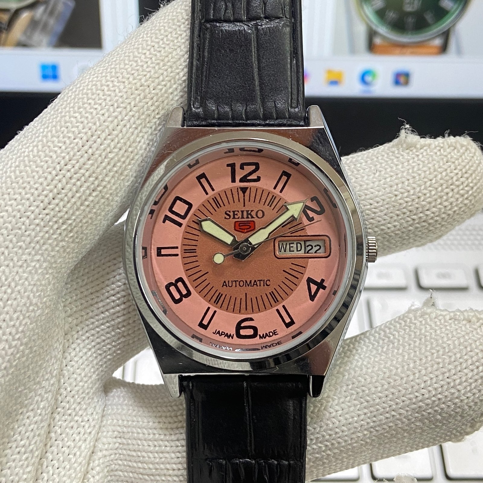Vintage Seiko 5 Automatic 6309 Copper Face 17 Jewels Black Band Men's Wrist Watch SP07