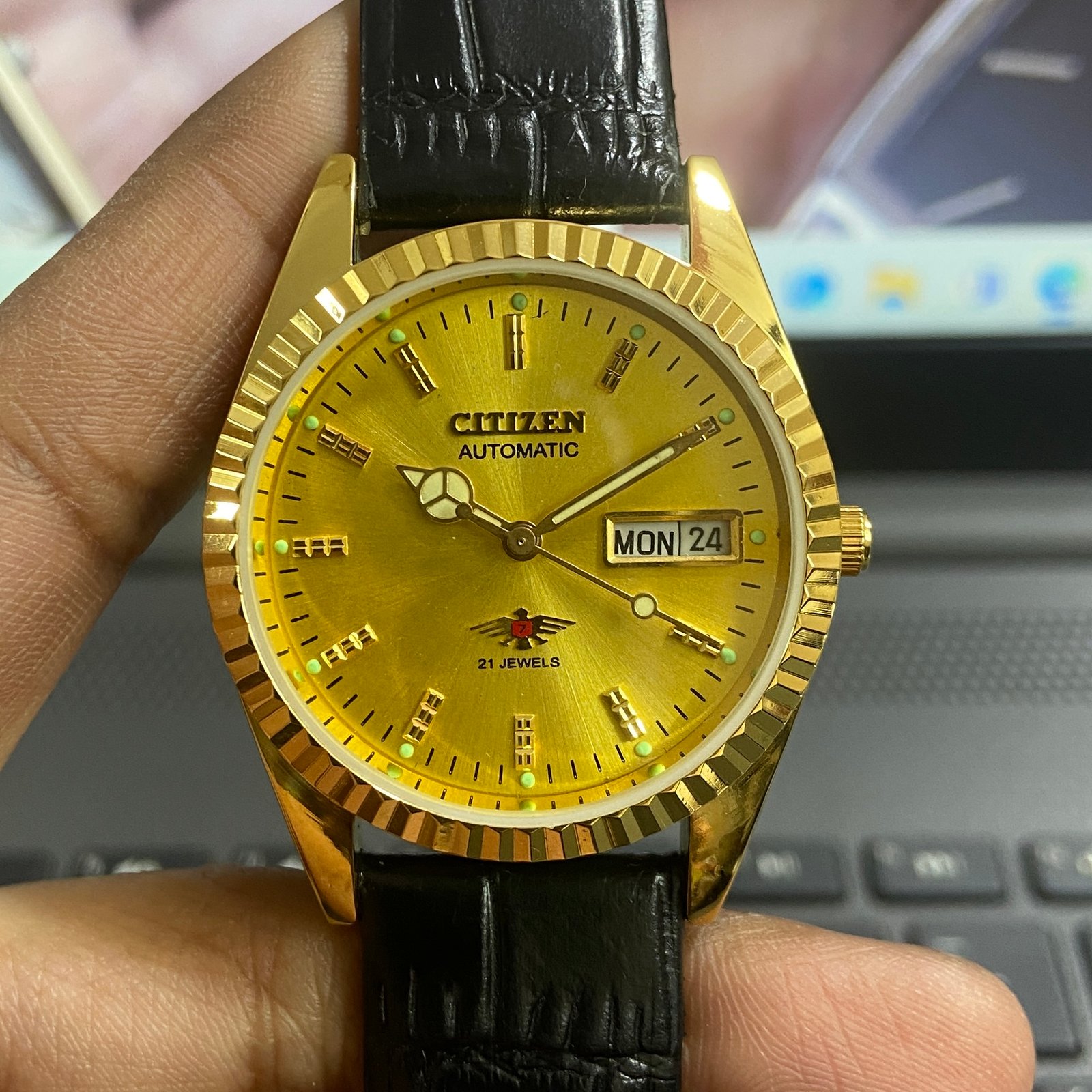 Vintage Mod Citizen Automatic 8200 Golden Face Black Band 21Jewels Day-Date Men's Wrist Watch D67