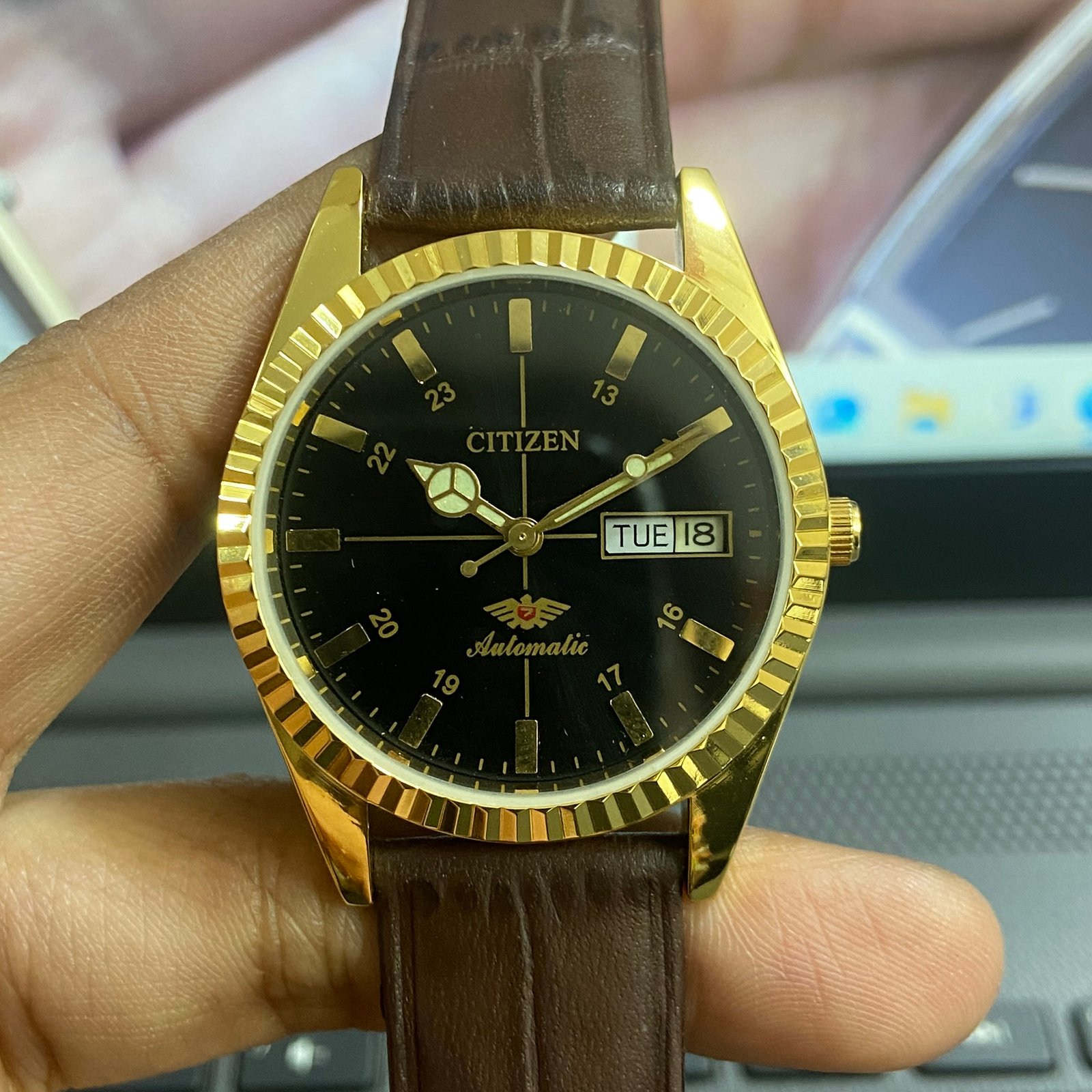 Vintage Mod Citizen Automatic 8200 Black Face Dark Brown Band 21Jewels Day-Date Men's Wrist Watch D70