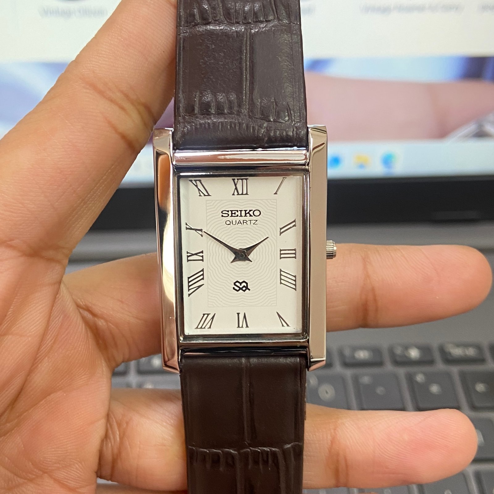 Seiko Slim Quartz White Face Dark Brown Strap Men's Wrist Watch A74