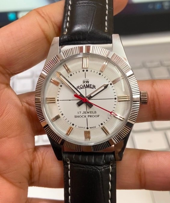 Vintage Roamer White Face Mechanical Hand Winding 17 jewels Silver Case Fluted Bezel Black Band Men's Wrist Watch RM68