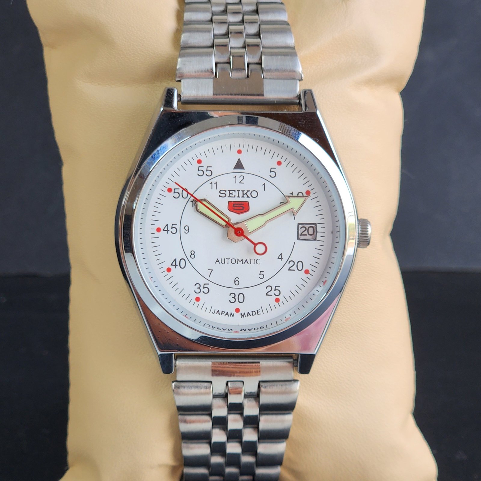 Vintage Refurbished Seiko 5 White Face Automatic 6309A 17 Jewels Japan Men's Date Wrist Watch E25